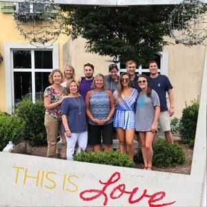 Meet your Posher, Dina